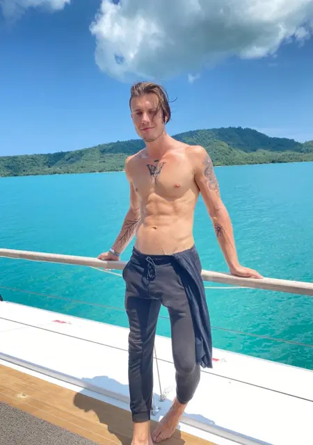 Я Klaus, 29, из Батуми, ищу знакомства без обязательств