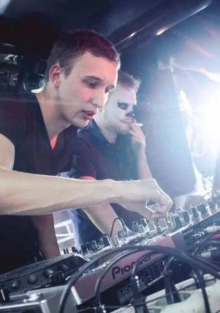 Я Дмитрий, 36, из Дели, ищу знакомства на одну ночь