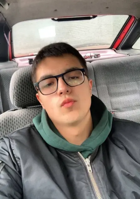 Я Ваник, 19, знакомлюсь без обязательств в Борисове