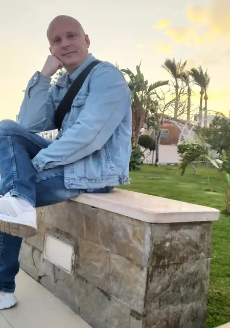 Олексій из Вараша, мне 48, познакомлюсь для приятного времяпровождения