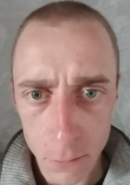 Артем из Варшавы, мне 29, познакомлюсь на одну ночь