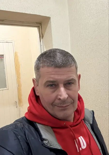 Я Игорь, 44, из Уэйкфилд, ищу знакомства без обязательств
