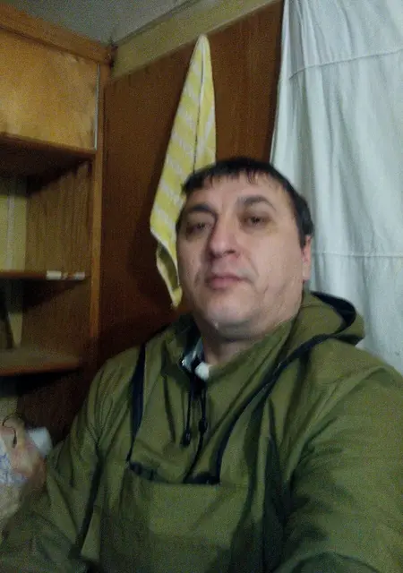 Антон из Макеевки, ищу на сайте знакомства на одну ночь