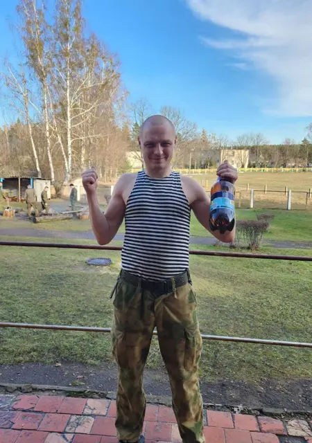 Я Степан, 27, из Новополоцка, ищу знакомства без обязательств