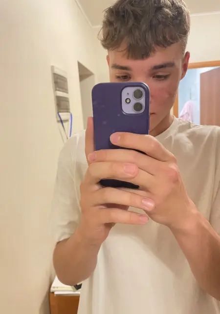 Я Дима, 20, знакомлюсь на одну ночь в Чернигове