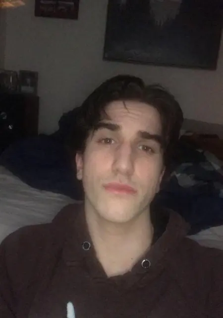 I'm Callum, 19, looking to meet for chat in Newtownabbey