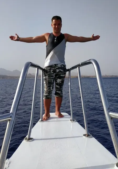 Я Андрей, 40 років, знайомлюсь для відкриті стосунки у Харкові