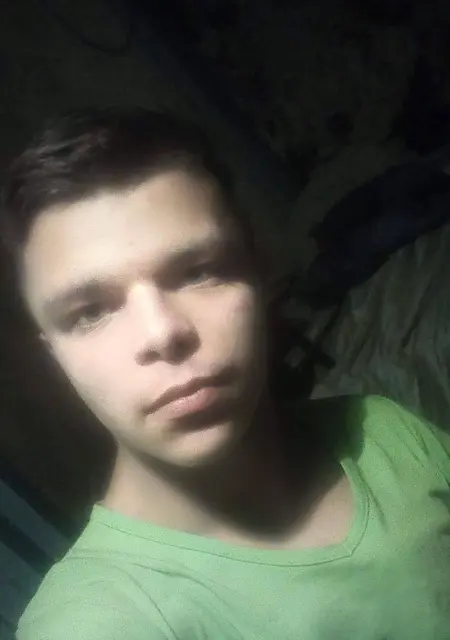 Я Артем, 22, из Черкасс, ищу знакомства без обязательств