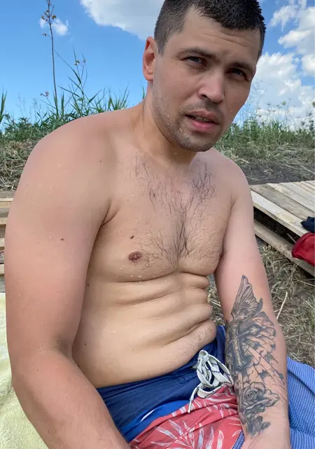 Влексей из Першотравенска, мне 33, познакомлюсь для общения