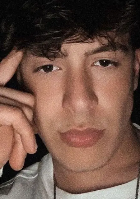 Я Drilon, 18, знакомлюсь в Берлине