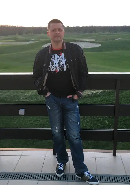 Руслан из Харькова, мне 52, познакомлюсь для приятного времяпровождения