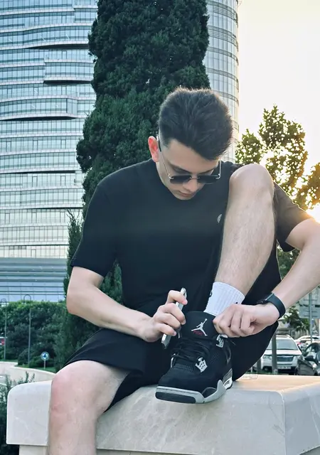 Rufat из Таллина, мне 22, познакомлюсь на одну ночь