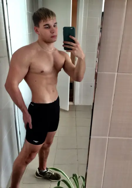 Я Антон, 23, из Жодино, ищу знакомства без обязательств