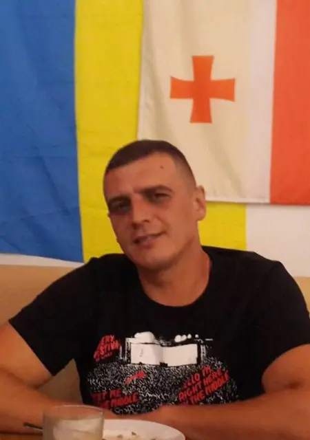 Денис из Житомира, мне 42, познакомлюсь без обязательств