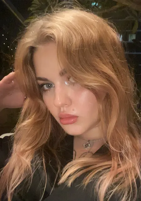 Anastasia из Дубая, ищу на сайте постоянные отношения