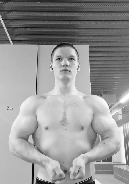 Егор из Гёттинген, мне 19, познакомлюсь для открытые отношения