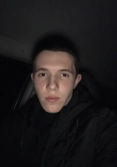 Артур из Днепра, ищу на сайте знакомства на одну ночь