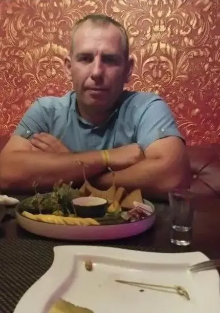 Я Александр, 41, из Луганска, ищу знакомства без обязательств