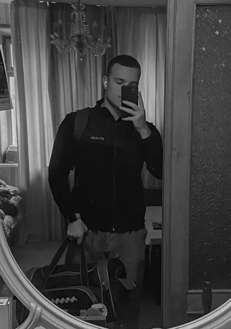 Я Ярослав, 21 років з Мелітополя, шукаю знайомство для приємного проведення часу