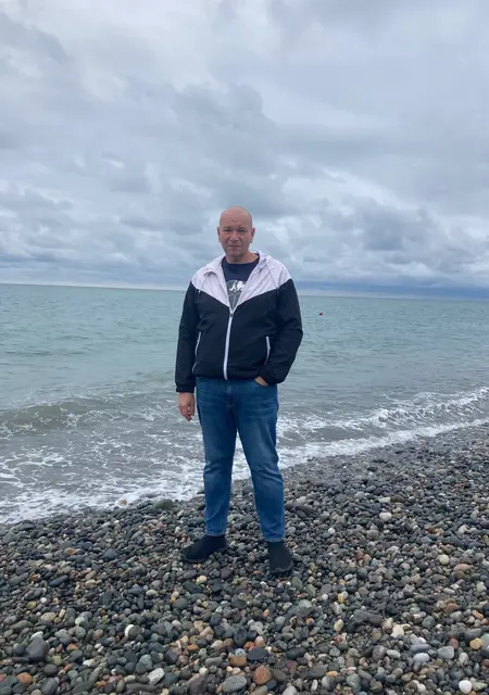 Вадим из Минска, мне 52, познакомлюсь для приятного времяпровождения