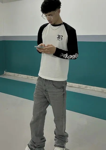 Я Ростислав, 19, знакомлюсь без обязательств в Львове