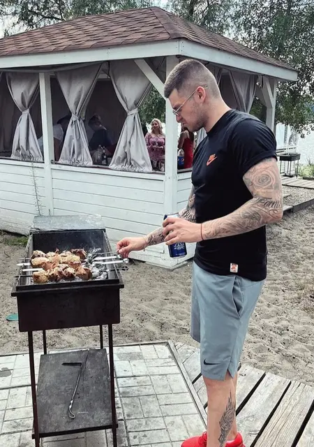 Саша з Чернівців, мені 39 років, познайомлюсь для відкриті стосунки