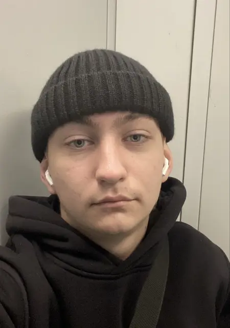 Я Иван, 18, знакомлюсь для постоянных отношений в Париже