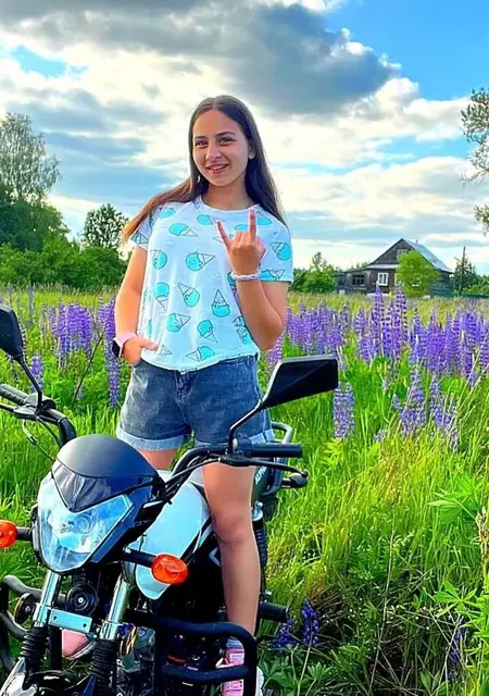 Анастасия из Нью-йорка, мне 18, познакомлюсь для приятного времяпровождения