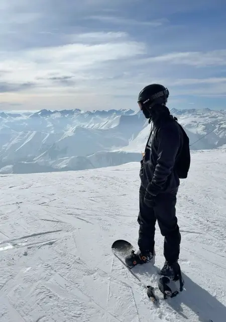 Я Андрей, 21, из Тигина, ищу знакомства без обязательств