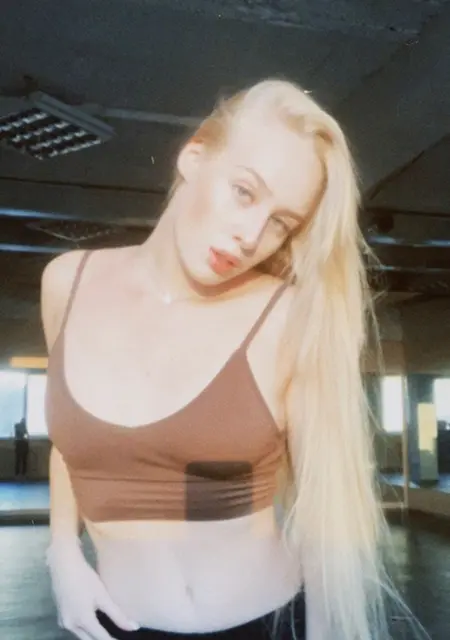 Я Кристина, 19, знакомлюсь для вирта в Париже