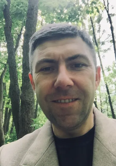 Славік з Львова, шукаю на сайті спілкування