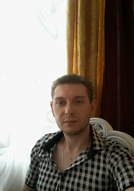 Максим з Новопскова, шукаю на сайті приємне проведення часу