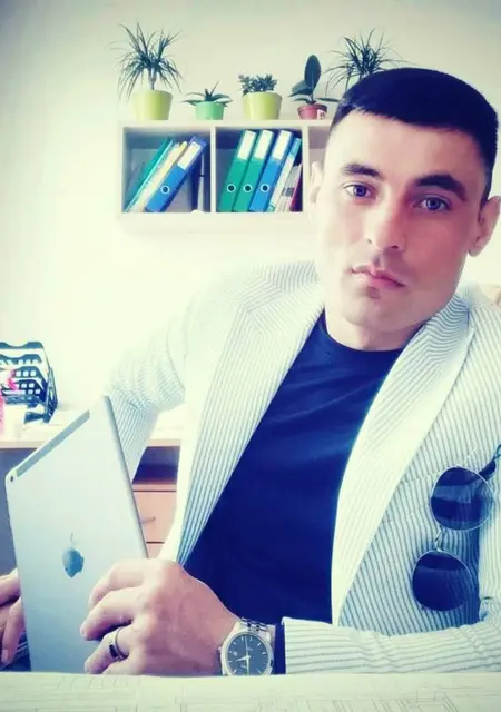 I'm Emir, 30, looking to meet for open relationship in Maidstone