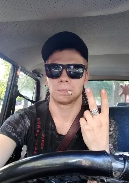 Я Саша, 26 років з Мелітополя, шукаю знайомство для вірт