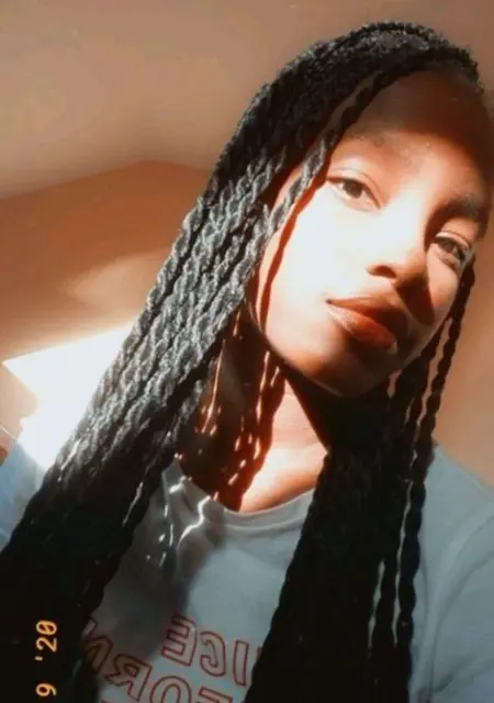 Soy Caren, 22 años de Madrid, busco conocer gente