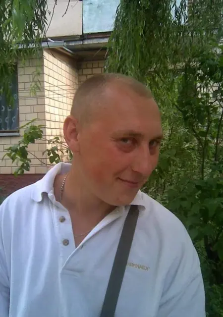Андрей из Чернигова, ищу на сайте знакомства без обязательств