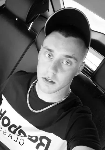 Я Костя, 30, из Новопскова, ищу знакомства на одну ночь