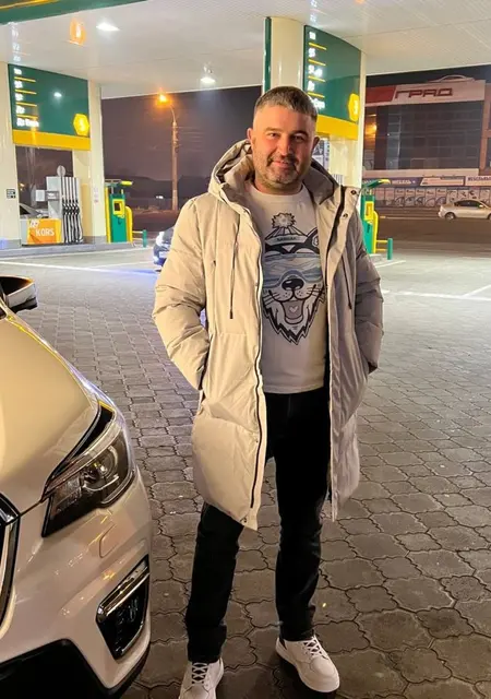 Я Валерий, 41, из Амстердама, ищу знакомства без обязательств