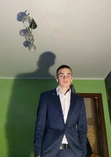 Я Андрей, 23 років з Прилук, шукаю знайомство для вірт