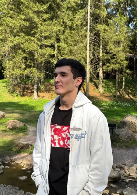 Я Sarvar, 21, из Ташкента, ищу знакомства на одну ночь