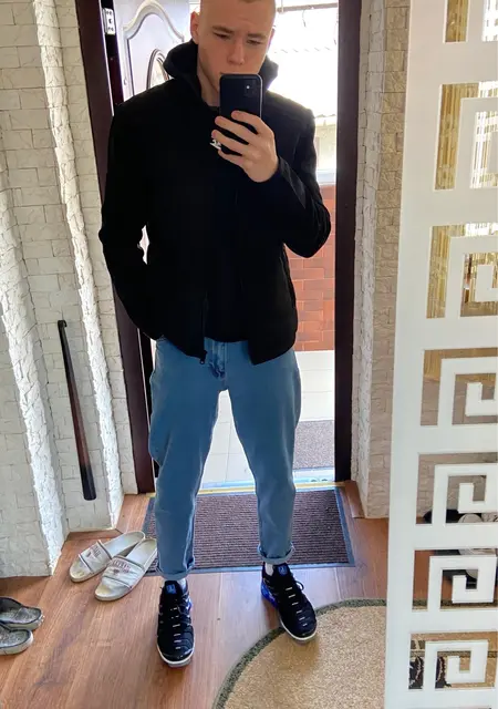 Ілля из Варшавы, мне 19, познакомлюсь для приятного времяпровождения