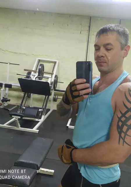 Я Максим, 38 років з Горохів, шукаю знайомство