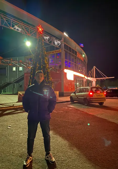 Артем из Новопскова, мне 22, познакомлюсь без обязательств