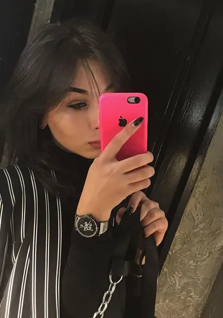 Карина из Ужгорода, мне 25, познакомлюсь для постоянных отношений