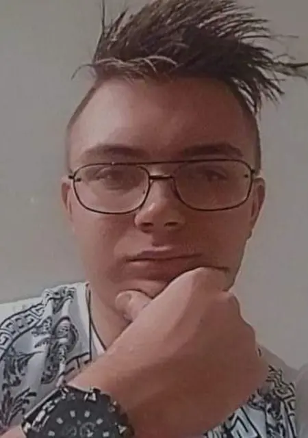 Я Dominik, 20, знакомлюсь в Варшаве