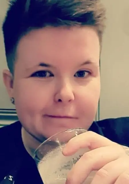 I'm Xclaire, 31 from London, seeking connections