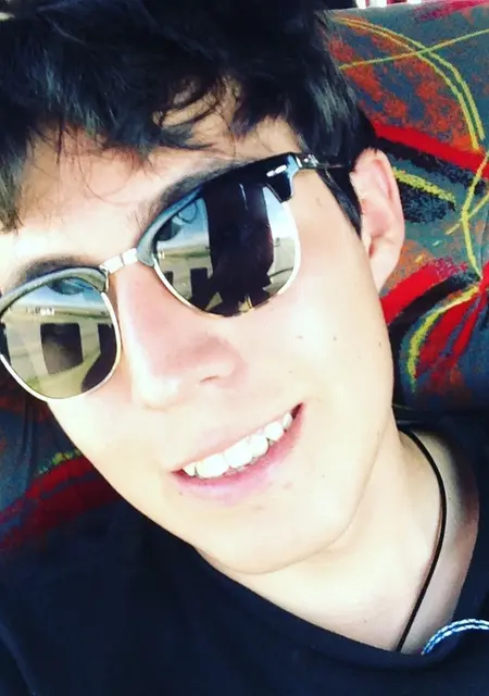 Я Brandon, 22, из Пиура, ищу знакомства без обязательств