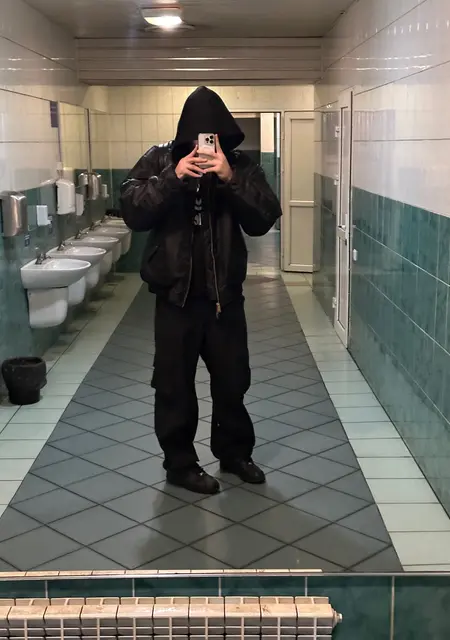 Влад из Житомира, мне 19, познакомлюсь без обязательств