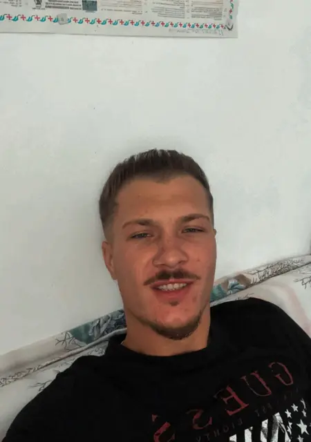 Matei из Бухареста, ищу на сайте знакомства без обязательств