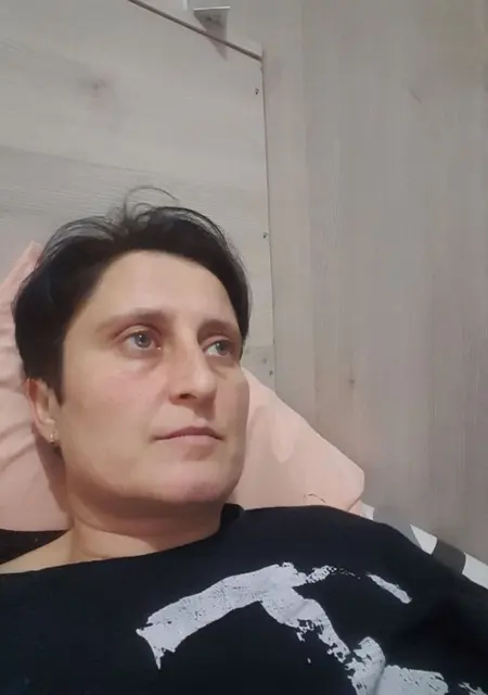 Я Camelia, 41, знакомлюсь в Бухаресте